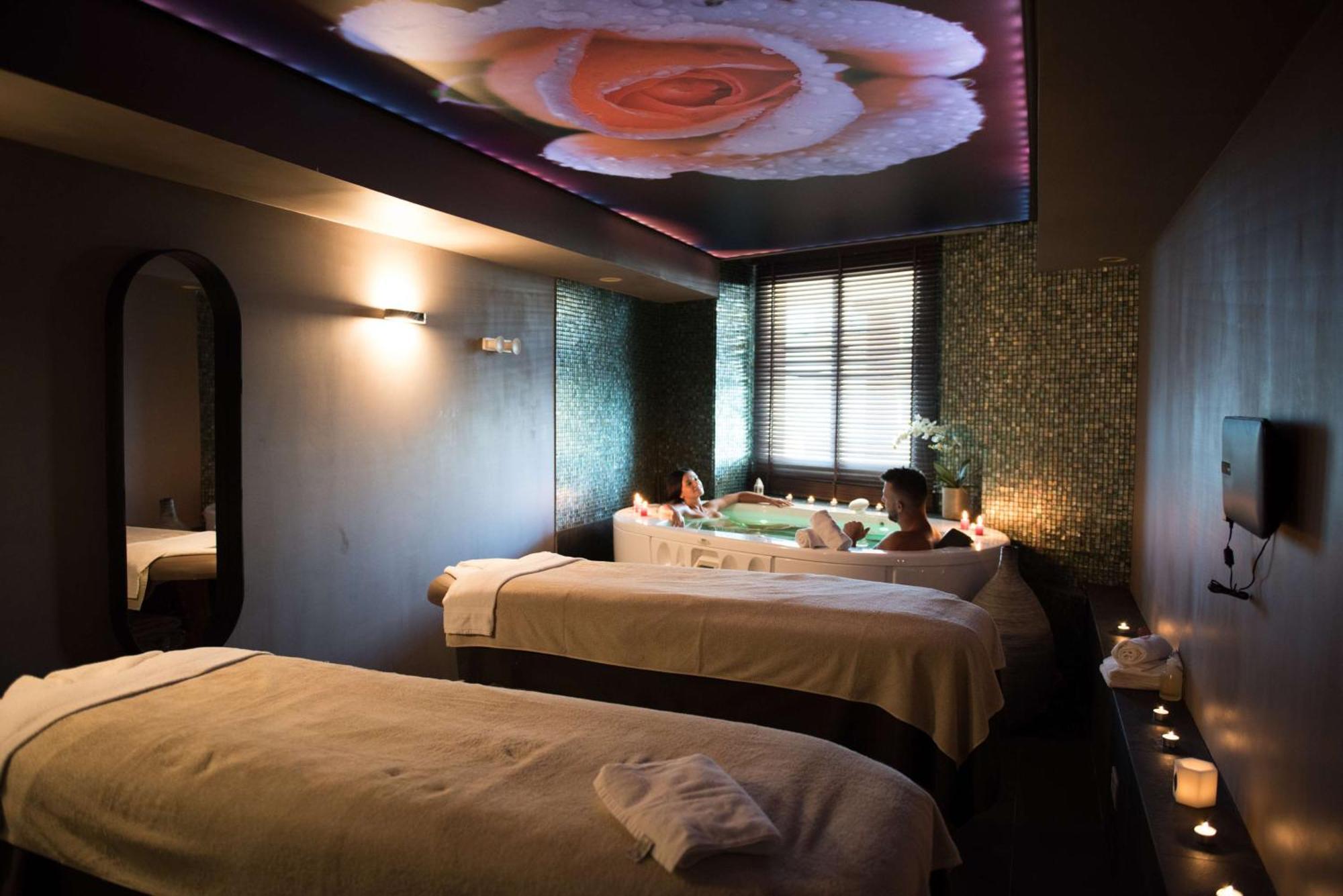 Grand Hotel Les Flamants Roses Thalasso & Spa Canet-en-Roussillon Bagian luar foto